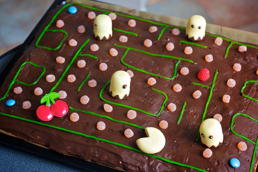 Pac-Man Cake